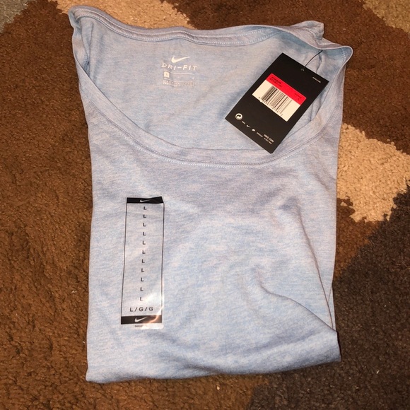 NWT Women’s Nike DRI-FIT Shirt - Picture 1 of 4